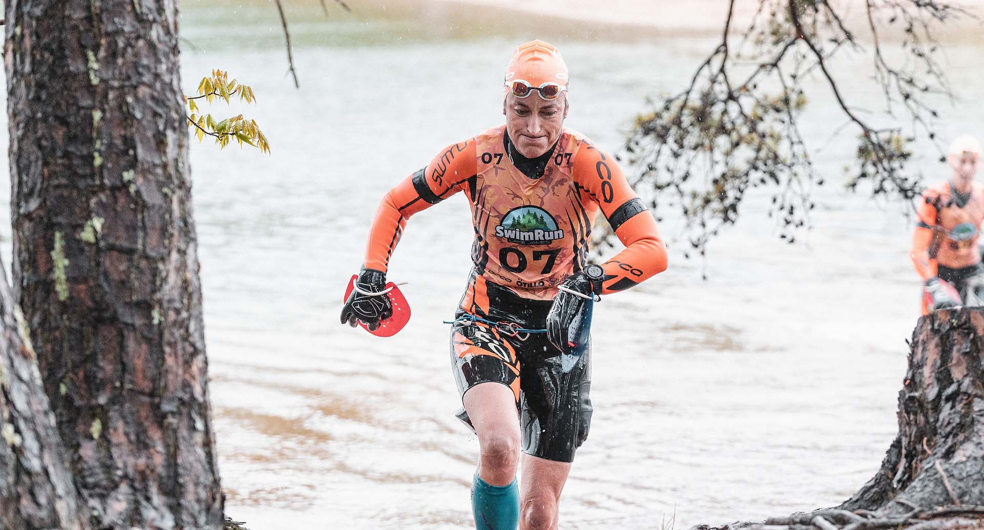 SWIMRUN SERIES, Équipement, Plaquettes de natation