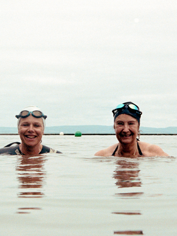 Natation en eau libre. Outil de renforcement des relations