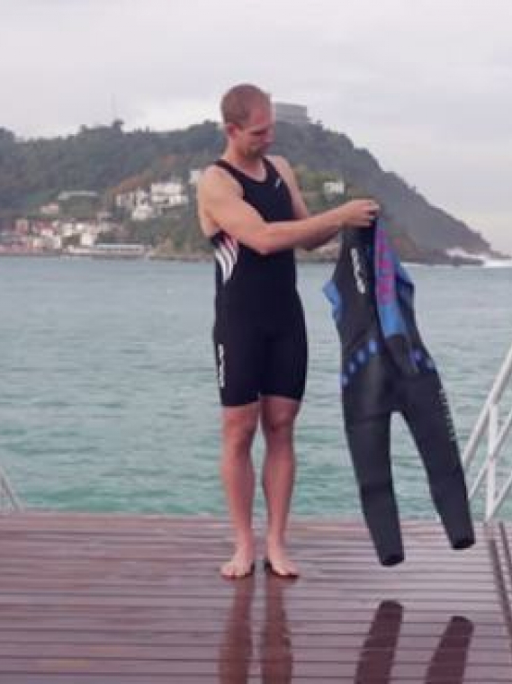 Cómo ponerse un neopreno de triatlón